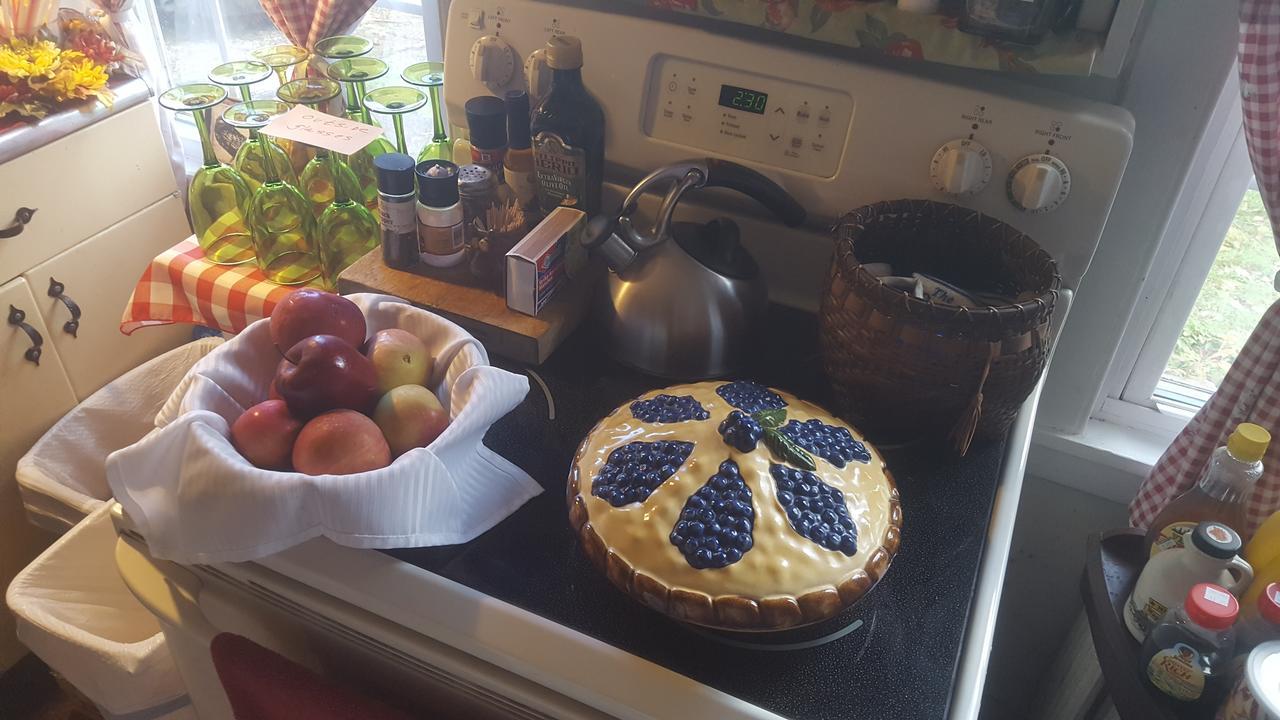 A Meadow House Bed and Breakfast Lakeville Εξωτερικό φωτογραφία